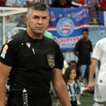 Marcelo de Lima Henrique apita duelo entre Bahia e Inter na Fonte Nova