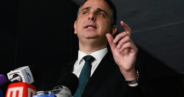 Pacheco defende projetos que limitam ação do STF em debate com Gilmar Mendes