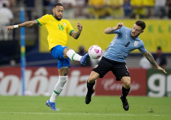 Tentando retomar vitórias, Brasil enfrenta Uruguai em Montevidéu nesta terça (17)