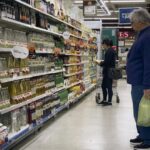 Argentinos enfrentam falta de alimentos e altos preços nos mercados
