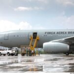 Oitavo voo com 209 repatriados de Israel e 9 pets chega ao Brasil