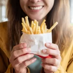 Precisando emagrecer? Aprenda a fazer batata frita no forno sem óleo