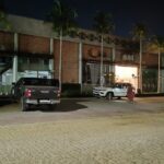 Incêndio atinge fachada de empresarial na Avenida Artêmia Pires