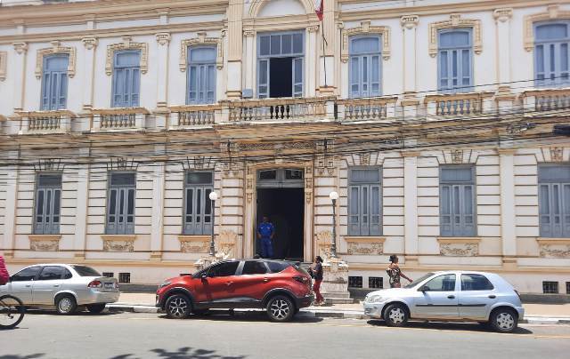 Prefeitura de Feira de Santana convoca professores aprovados em concurso de 2018