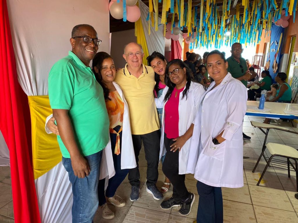 José Ronaldo visita comunidades de Feira de Santana e participa de eventos sociais