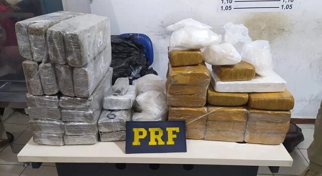 Polícia apreende mais de 30 kg de drogas em automóvel no sul da Bahia