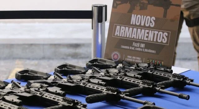 Com investimento de R$ 11, 4 milhões, 590 fuzis e 1.075 pistolas são entregues para Polícia Militar da Bahia