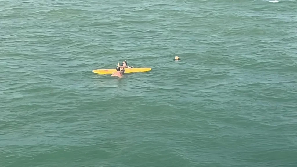 Banhista é resgatado pelo Graer em Itapuã