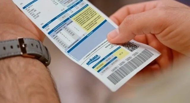 Lei que permite que cliente da Embasa e da Coelba pague conta atrasada no momento do corte é sancionada pelo prefeito