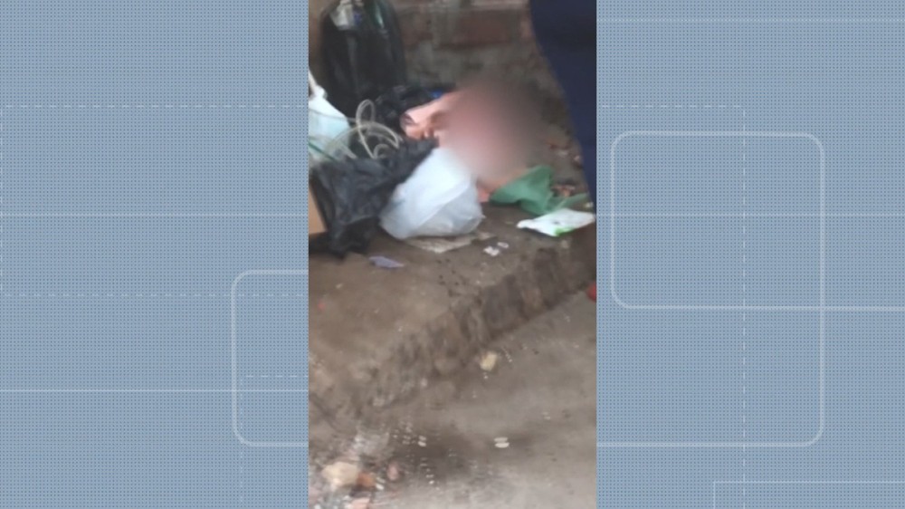 Bebê é encontrado após ser abandonado próximo a lixo em Salvador; mulher passou pelo local, ouviu choro e fez resgate