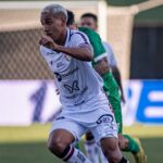 De virada, Vitória perde para a Chapecoense na despedida da Série B