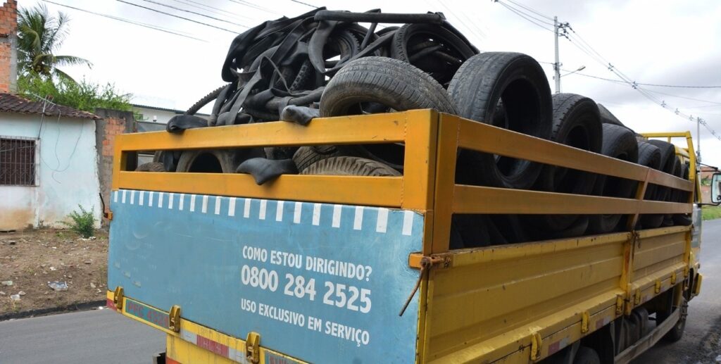 Prefeitura de Feira recolheu mais de 450 mil carcaças de pneus entre janeiro e outubro
