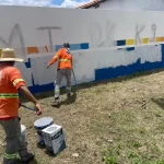 Operação conjunta limpa pichações de facções em escolas municipais