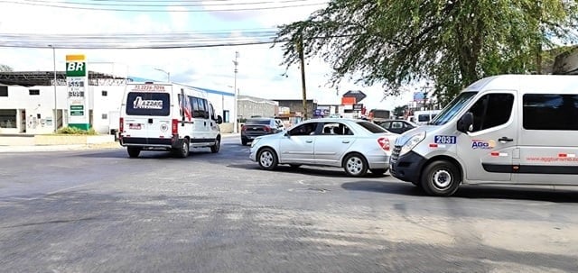 Sinaleira em frente ao Transbordo Sul de Feira de Santana foi removida para duplicação da via