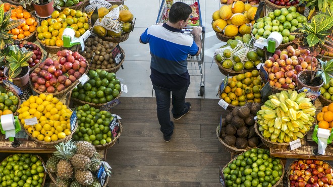 Medo de desemprego e dívidas reduzem confiança do brasileiro