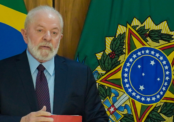 Governo Lula gasta R$ 1 bilhão com viagens