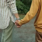 Existe explicação biológica para a monogamia ou é apenas comportamental?