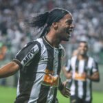 Devendo R$ 1 milhão, Ronaldinho Gaúcho terá dois imóveis avaliados para penhora