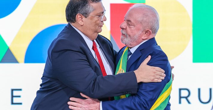 Lula escolhe Dino para vaga no STF, afirma jornal