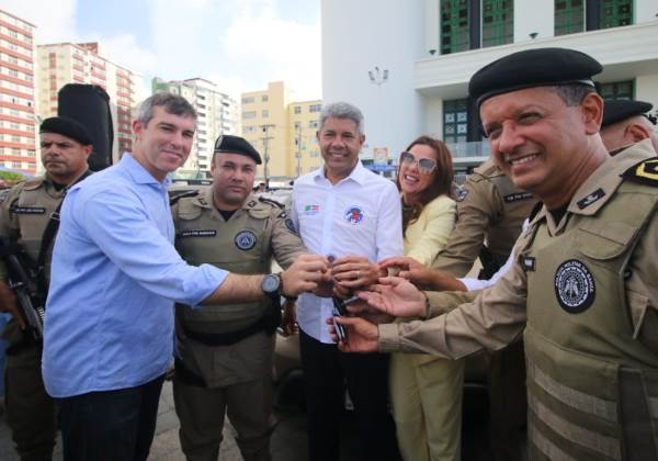 Bahia: ‘Em momento algum paramos de fazer operações’, diz governador ao entregar viaturas