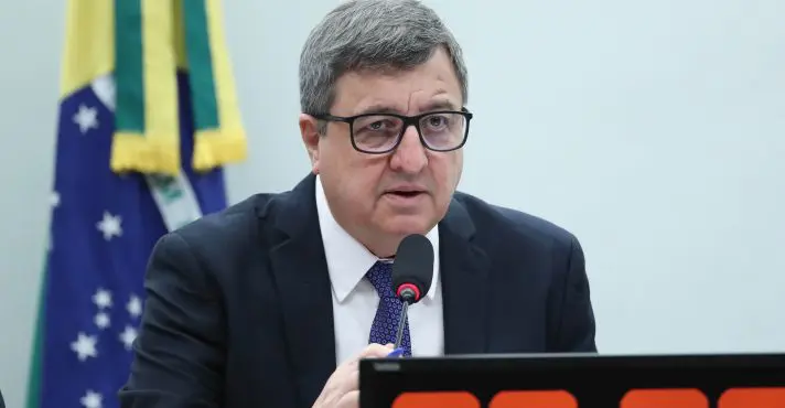 Com meta de déficit zero, comissão aprova relatório da Lei de Diretrizes Orçamentárias de 2024