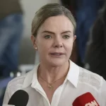 Presidente do PT tem ataque de fúria contra a imprensa; veja
