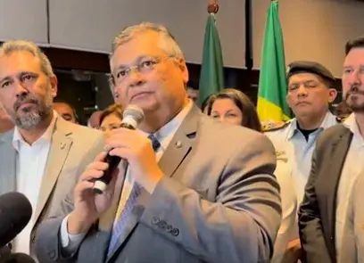 Saiba por que Dino não demite assessores que receberam a ‘Dama do Tráfico’