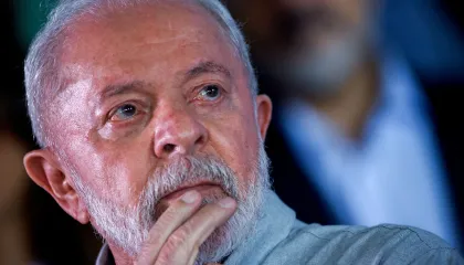 Lula critica gastos com guerra enquanto “milhões” passam fome