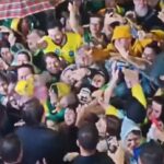 Mesmo com chuva, Bolsonaro é ovacionado por milhares de apoiadores no RS; VEJA VÍDEO