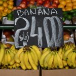 Argentina não paga bananas em calote na Bolívia e Paraguai