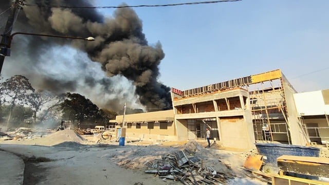 Incêndio atinge complexo do Derba em Feira de Santana