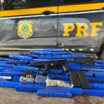 PRF apreende fuzil e mais de 100 kg de drogas dentro de carro roubado em Barreiras