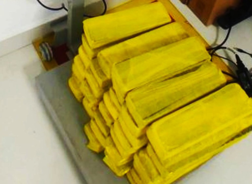 Homem é preso após ser flagrado com 38 tabletes de maconha em ônibus de turismo na Bahia