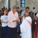 Devotos rendem homenagens de agradecimento à Santa Bárbara