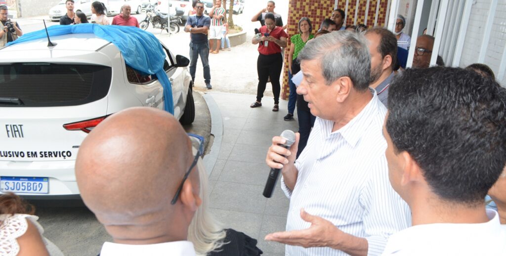 Prefeito Colbert Filho entrega veículo 0 km para o Banco de Leite do Hospital da Mulher