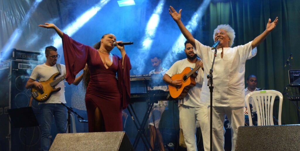 Dionorina e Carol Pereyr fazem dobradinha com clássicos da MPB e do reggae