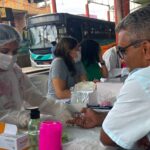 Passageiros do Terminal Central recebem orientações para prevenir o HIV
