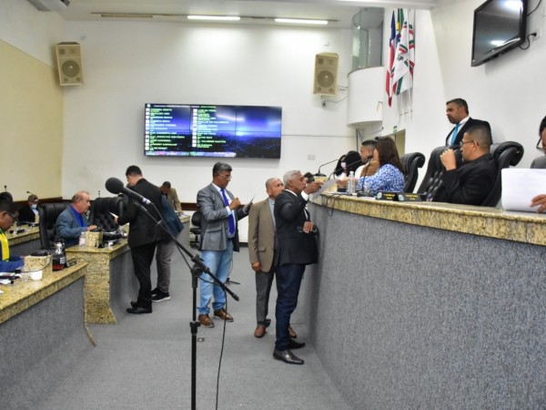 Semana decisiva na Câmara no cabo de guerra entre Executivo e Legislativo