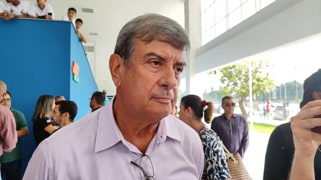 Prefeito de Feira de Santana anuncia antecipação do salário dos servidores para dia 22