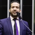 Novo áudio contradiz versão de Janones sobre rachadinha
