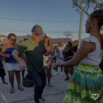 José Ronaldo samba ao som da Quixabeira da Matinha