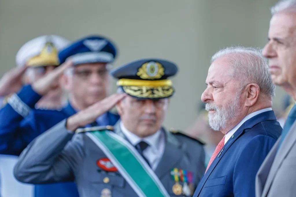 O silêncio de Lula sobre Venezuela gera desconforto e tensão nas Forças Armadas