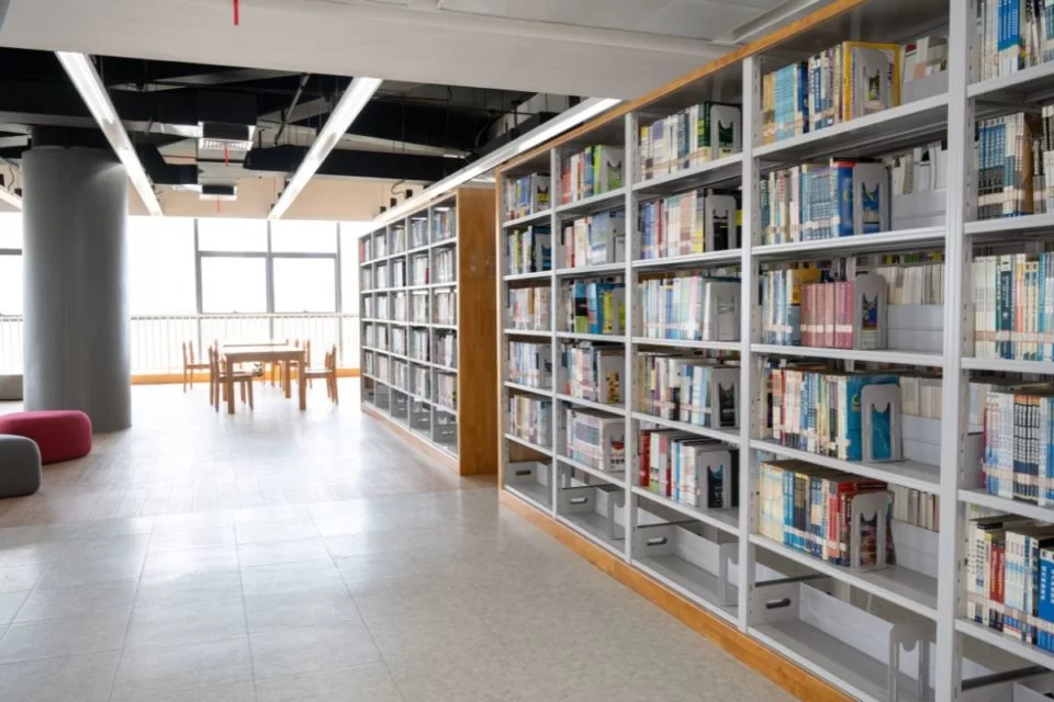 Canadá vai multar e expulsar pessoas “fedorentas” de bibliotecas públicas