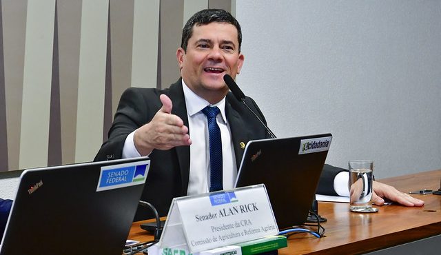 Em depoimento ao Tribunal Regional Eleitoral do PR, Moro ignora perguntas do PT