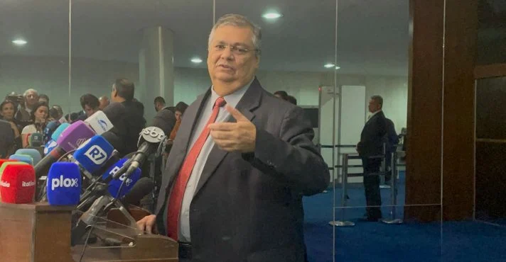 Dino, sobre ministros serem exonerados para votarem indicação ao STF: ‘Homenagem’