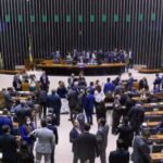 Câmara aprova texto-base da tributária em 1º turno e mexe na cesta básica