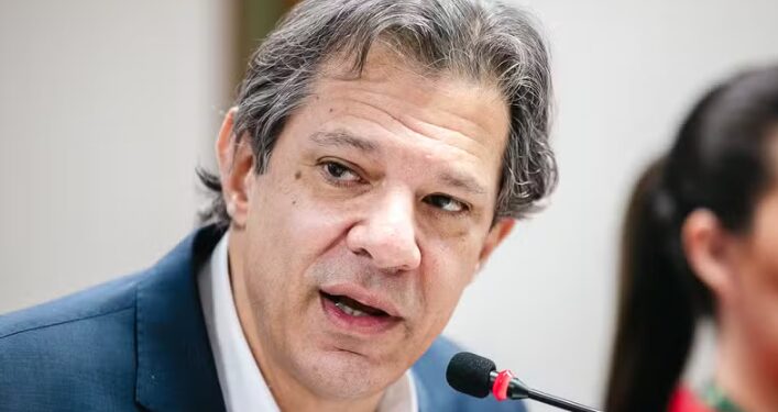 Após Petrobras anunciar queda no preço do diesel, Haddad confirma volta do imposto a partir de 1º de janeiro