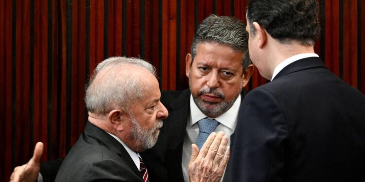 Lula mantém divisão política e obscura de emendas que criticou