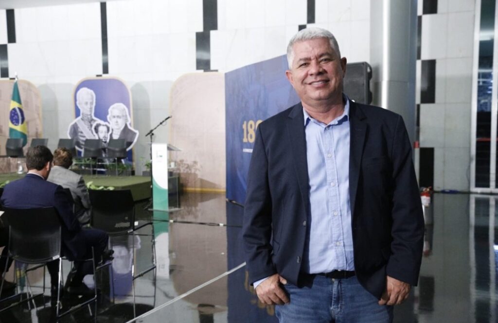 Anguera: Mauro Vieira anuncia a realocação de postes para implantação do asfalto em Guaribas