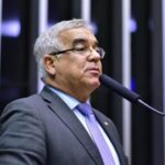 Expulsão de vereadores do PT em Tucano ameaça negociações entre o MDB e Zé Neto em Feira